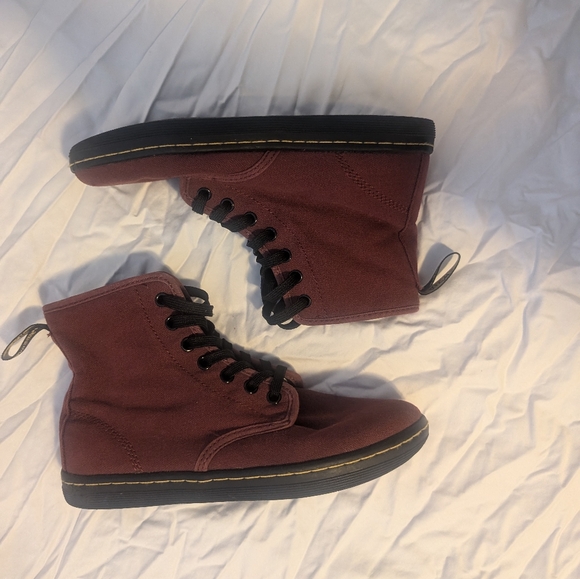 Boots - Picture 3 of 5